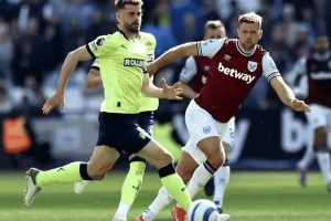 德甲中游卡位战！弗赖堡主场不败金身迎战科隆，防线漏洞对决谁能取胜？